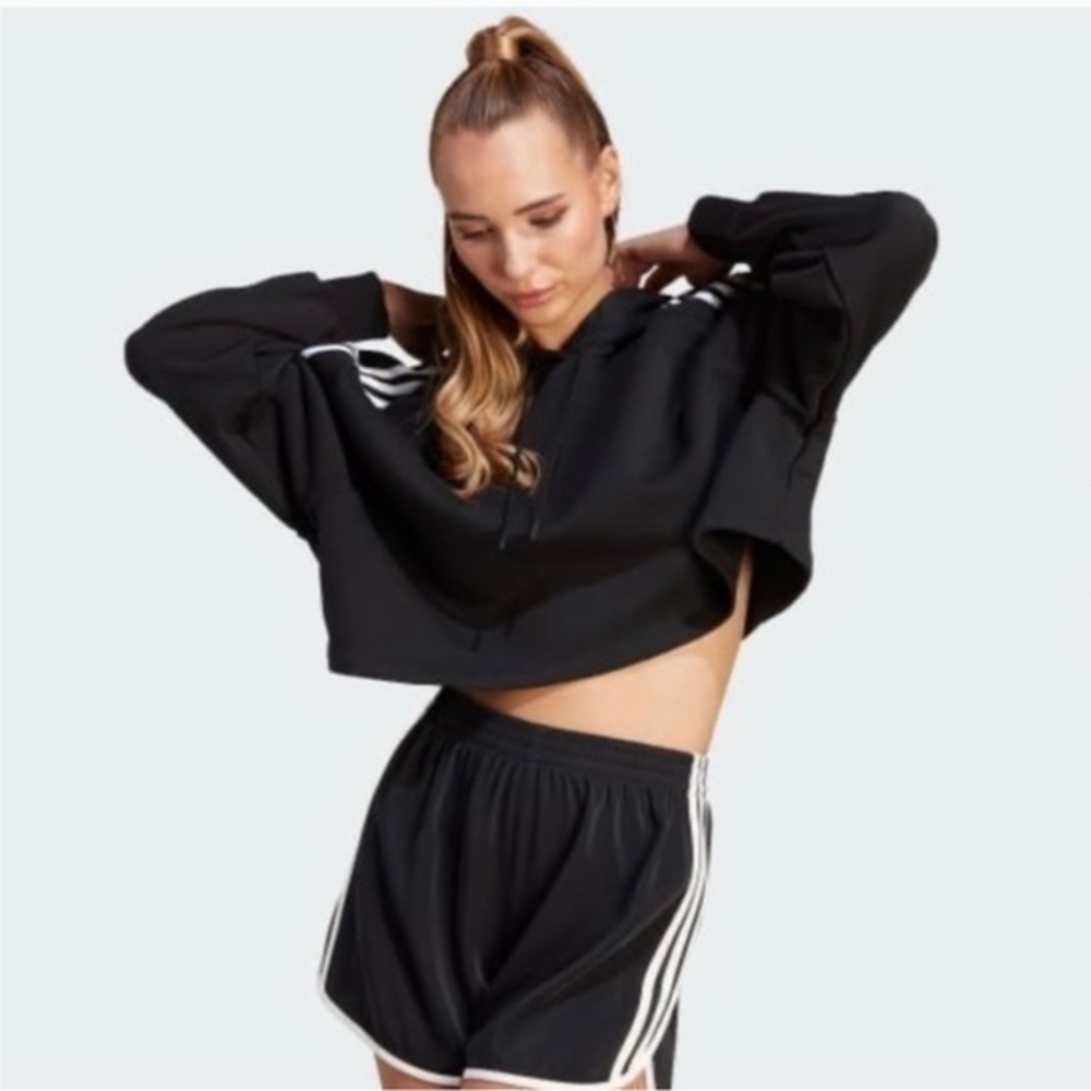 NWT- ADIDAS Women's Adicolor Classics Cropped Hoodie - Black / XS